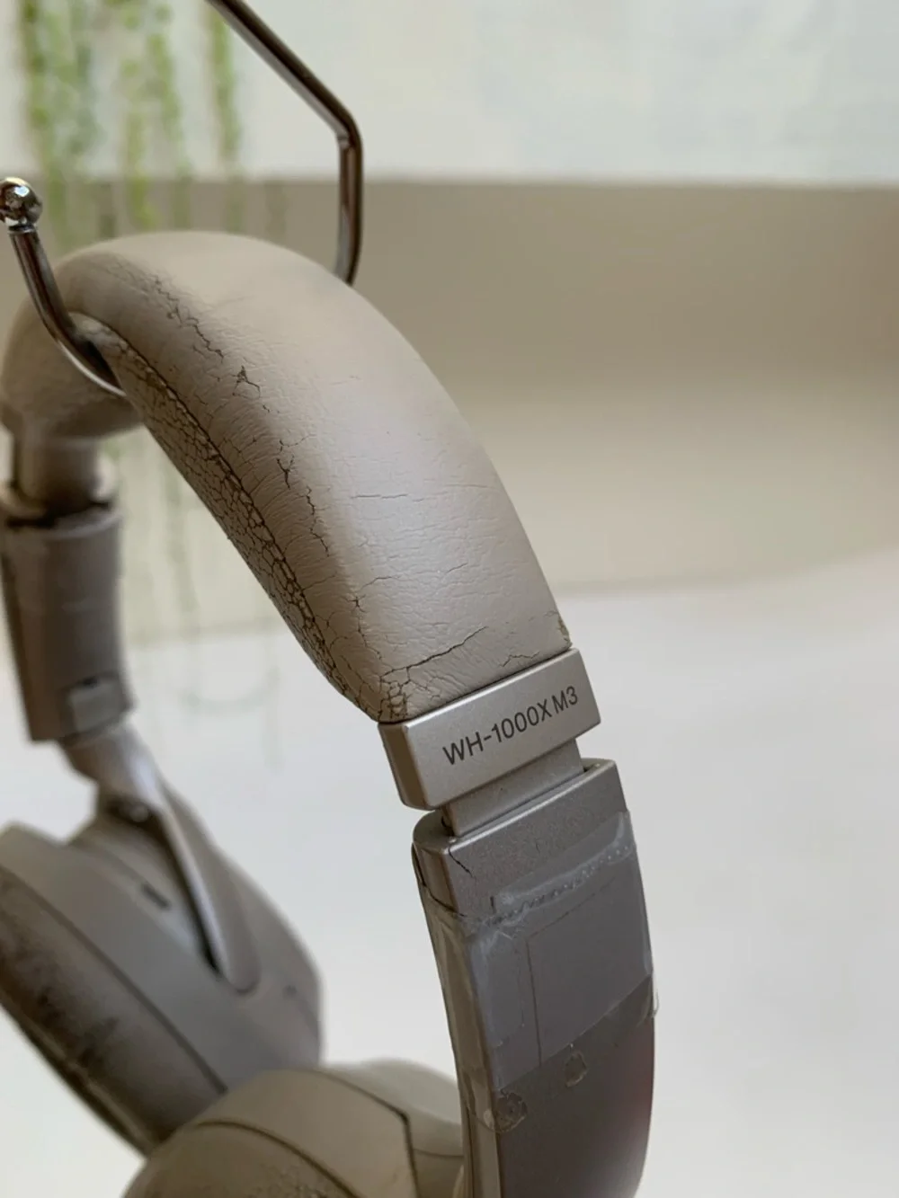 For Parts Sony WH-1000X M3 Wireless Over-Ear Headphones in Beige - Working